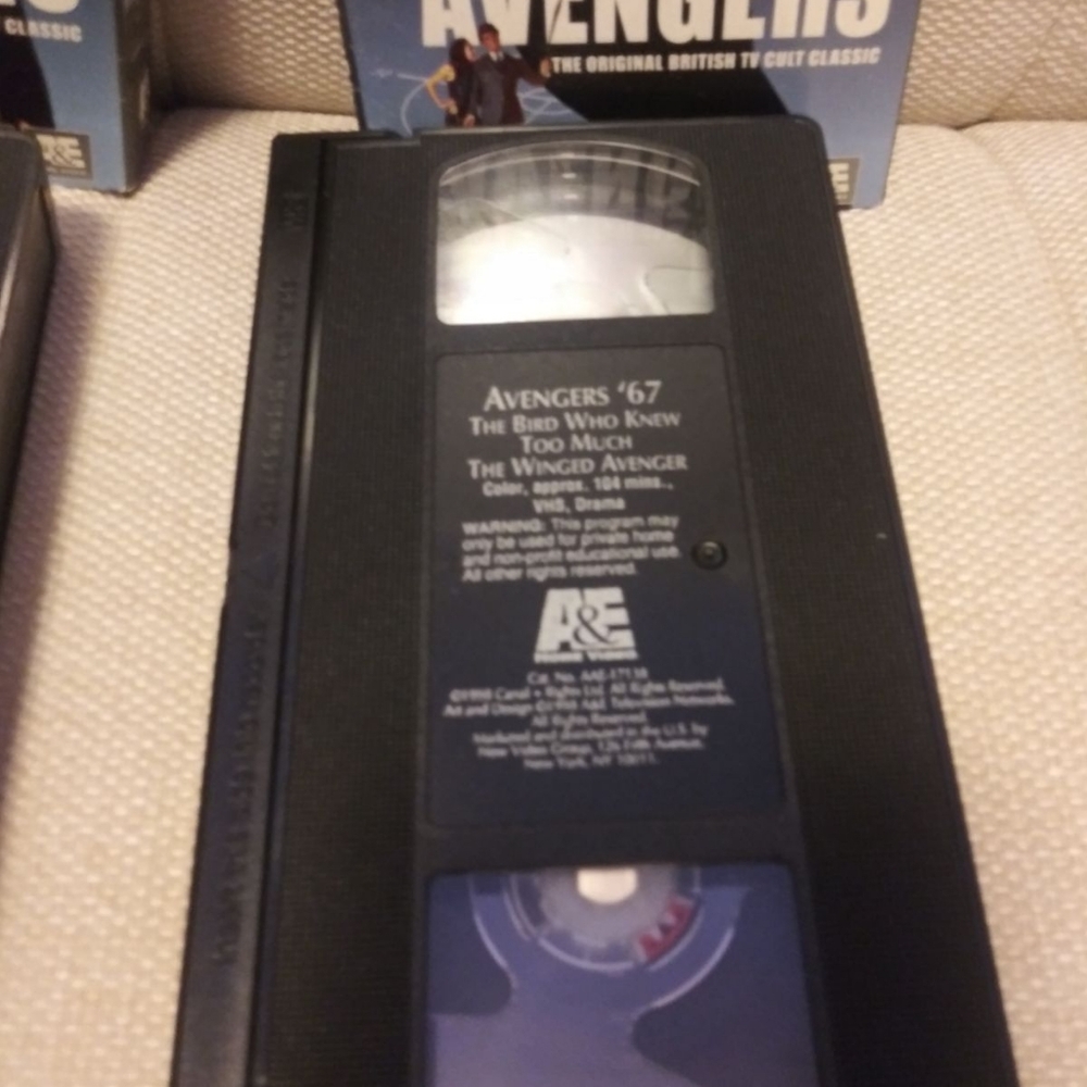 The Avenger's TV series video/book lot - Picture 7 of 15
